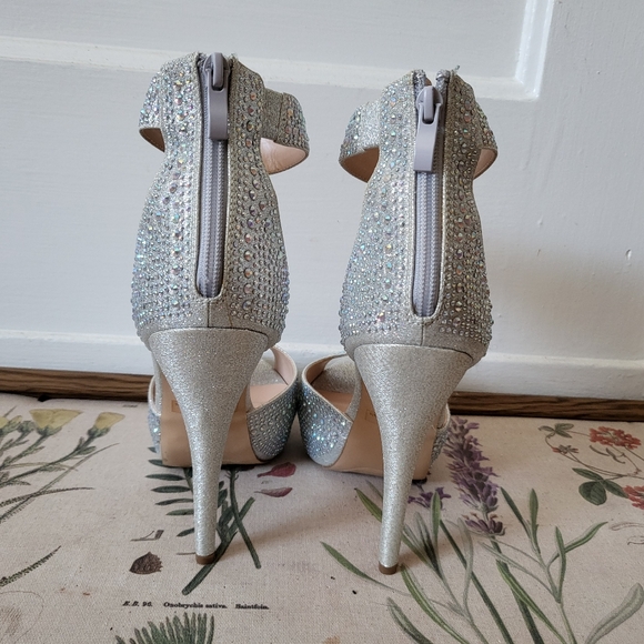 Dream Pairs Swan Iridescent Glitter Rhinestone Platform Stiletto Heels - Picture 3 of 9